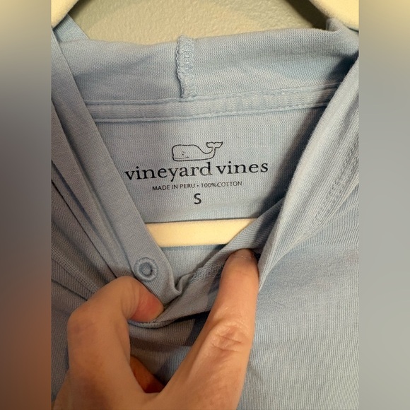 Vineyard Vines University of Kentucky Hooded Shirt - Picture 2 of 5